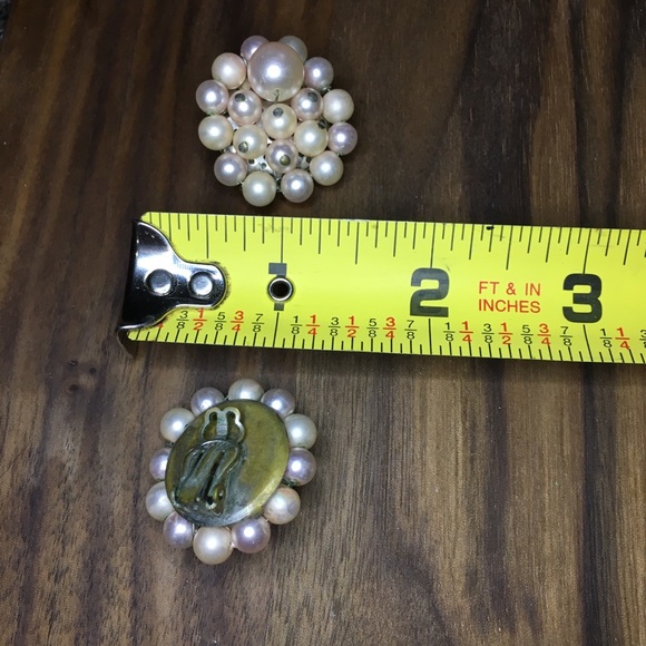 Vintage Pearl Cluster Round Clip On Earrings - Picture 2 of 6